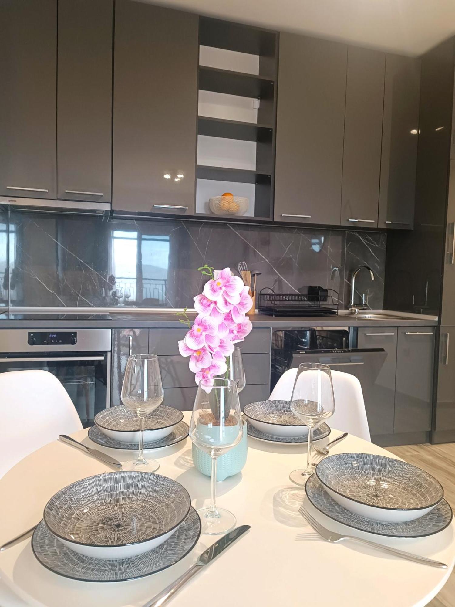 Eden Apartments 티바트 외부 사진